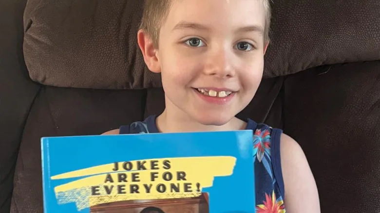 Maltby centre - 7-year-old with autism spreads awareness, laughs with joke book - stalen venator